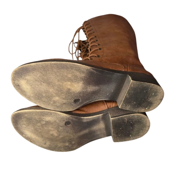 Unleashed Knee-High Lace Up Boot - Picture 6 of 7